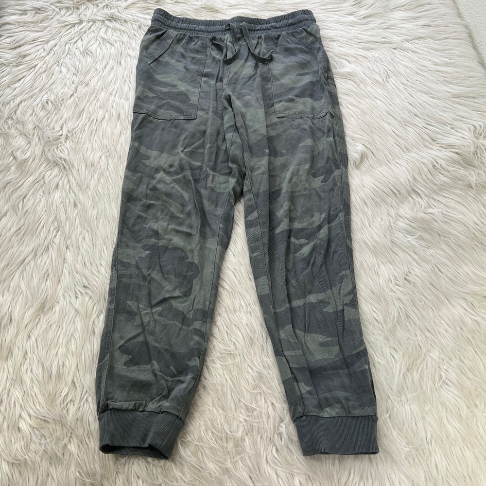 Splendid Women's Camo Print Soft-Shell Jogger Pants